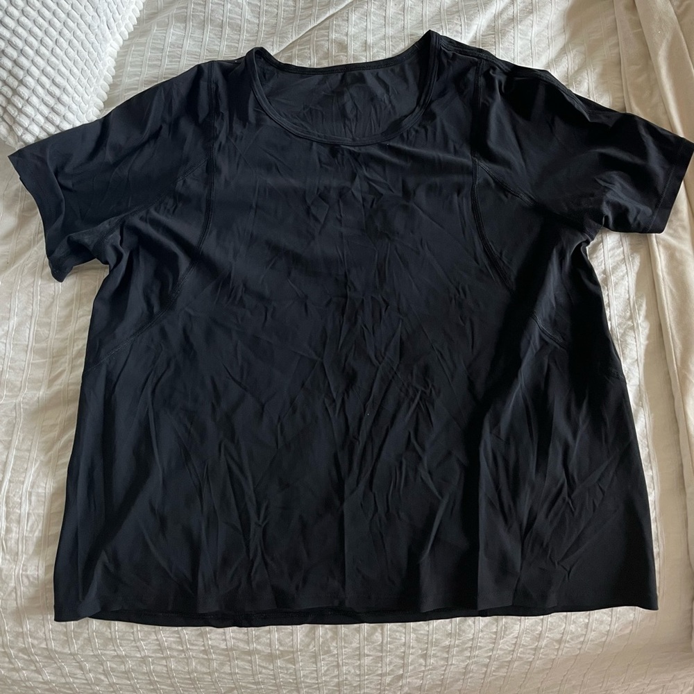 Lululemon tee